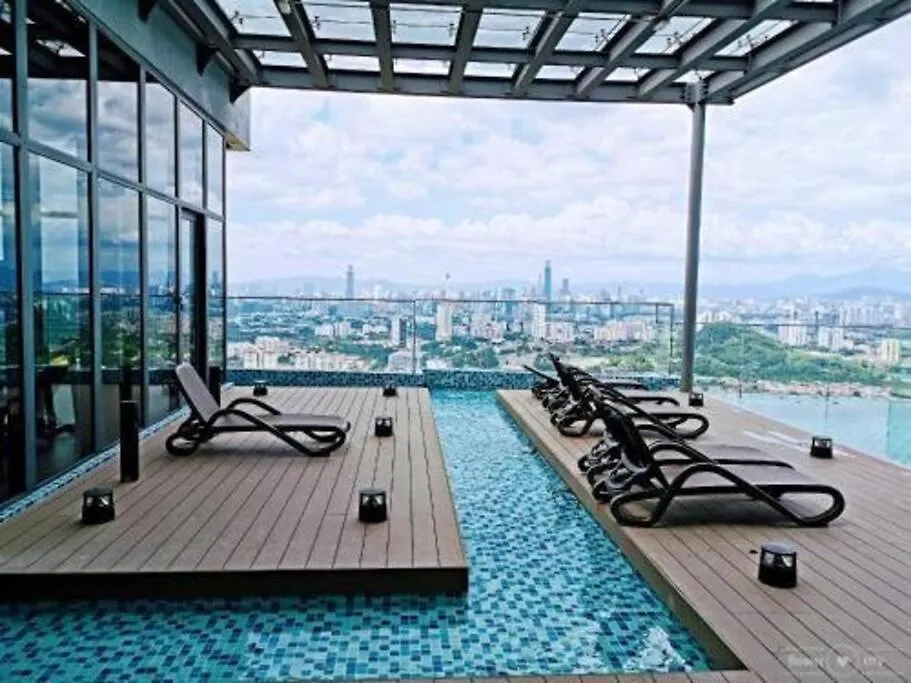 Kl Duplex With Balcony@Ekocheras Mrt Kuala Lumpur 0*,  Malaysia